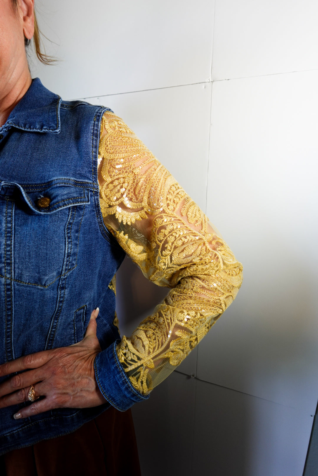 SUNGLASSES DENIM JACKET