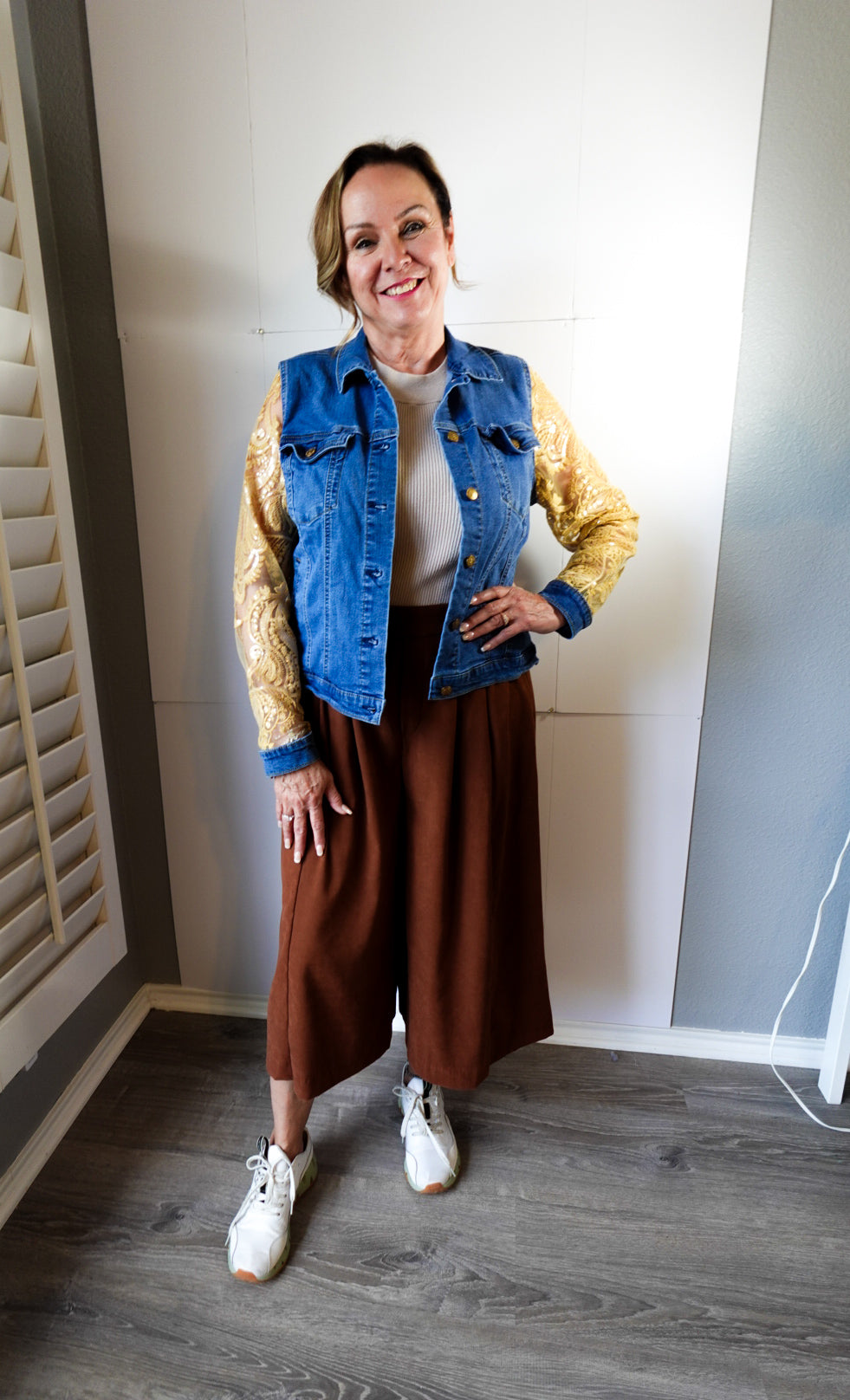 SUNGLASSES DENIM JACKET